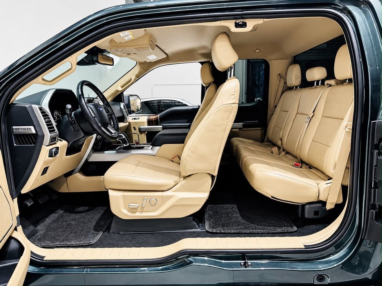 فورد F 150 LARIAT كابينة طاقم جلد كينج رانش LARIAT CREW CAB LTHR KNG RCH