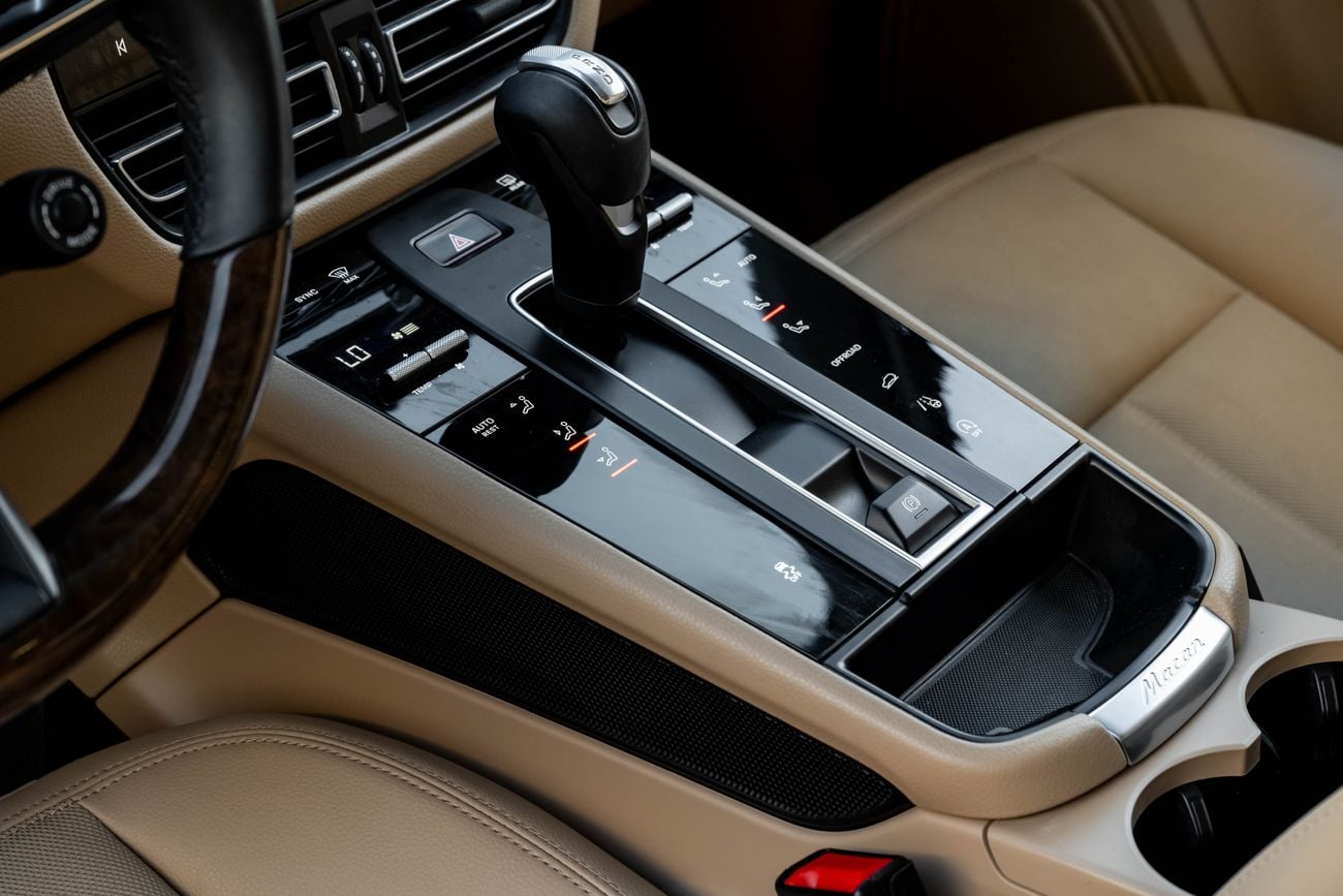 بورش ماكان 4,603 P.M | Porsche Warranty til April 2027 | Chrono Pack | 0% Downpayment