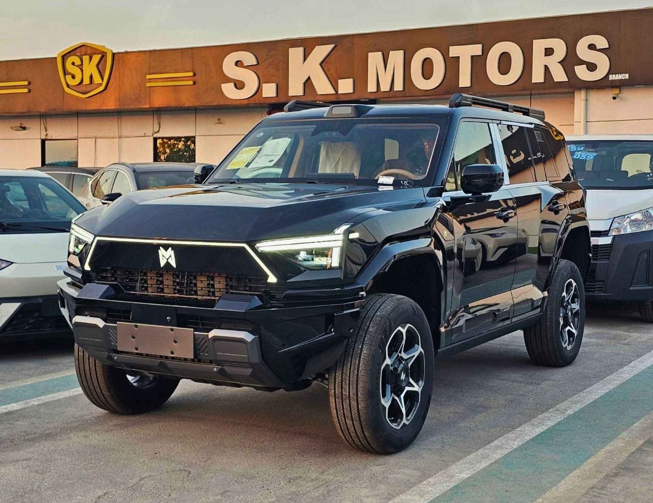دونج فينج إم هيرو 917 HYBRID / 1.5L TURBO CHARGED / LARGE DISPLAY 15.6" TOUCHSCREEN / PANORAMIC ROOF (CODE#MH817H)