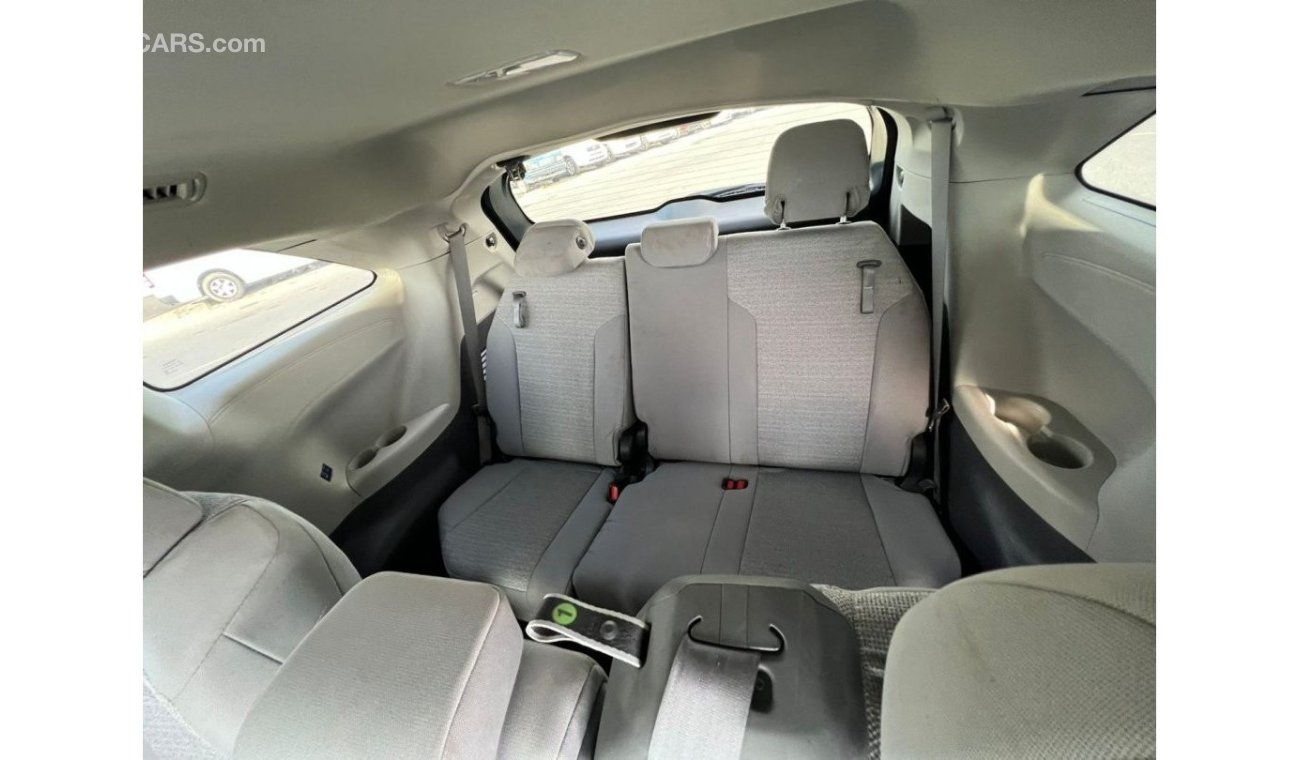 تويوتا سيينا 2021 Toyota Sienna LE Hybrid 2.5L V4