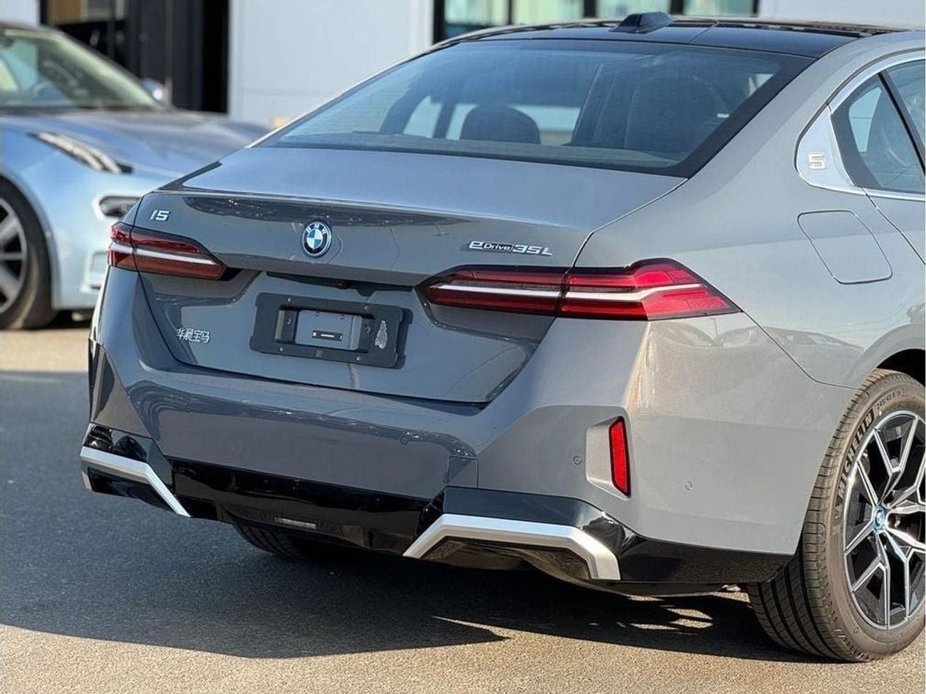 BMW i5 BMW I5 2024 35L