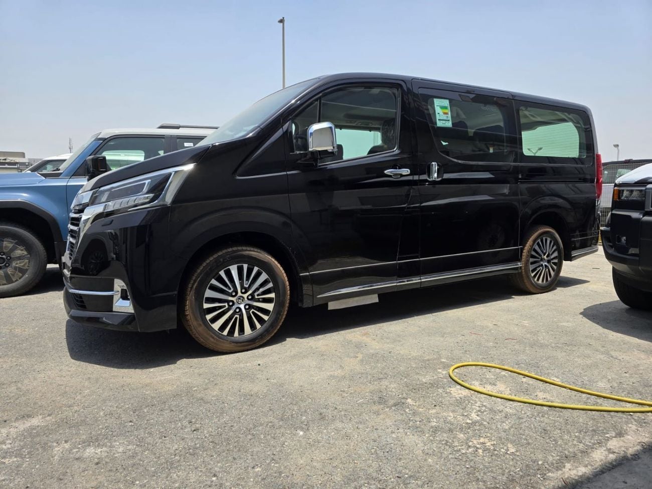 تويوتا جرافينا 3.5L V6 PETROL PREMIUM  6 SEATER FULL OPTION