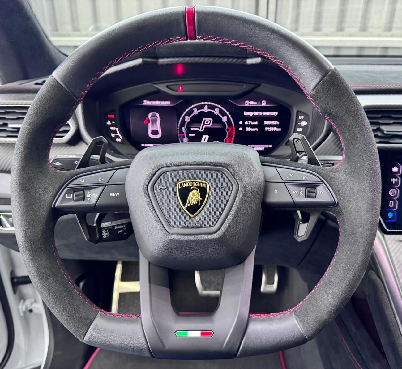 لامبورغيني اوروس 4.0T V8 Performante