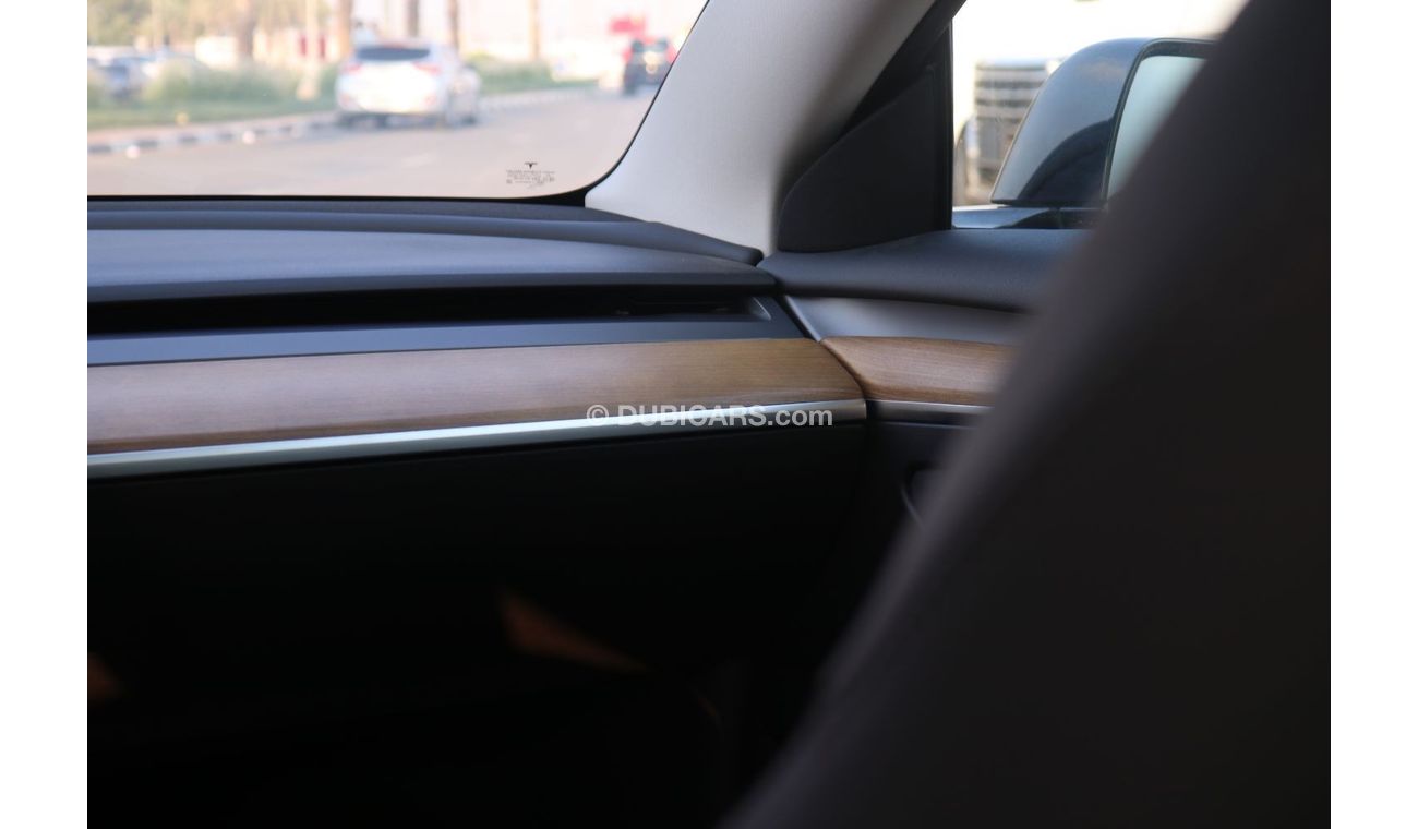 Tesla Model 3 TESLA MODEL 3 , 2022 . BLACK COLOR , 360° Degrees of Visibility