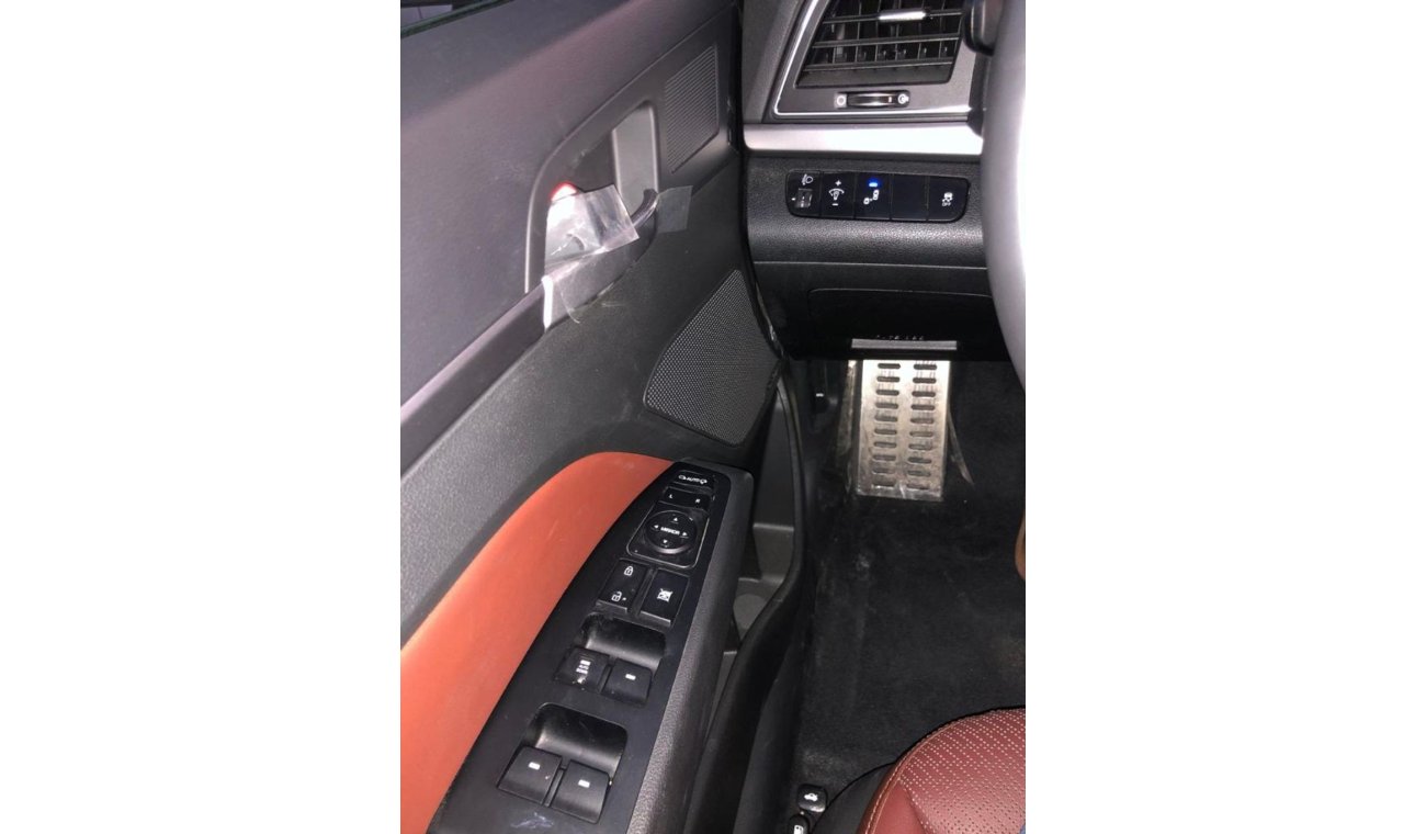 Hyundai Elantra Hyundai Elantra (Full Option GLS 2.0 cc )