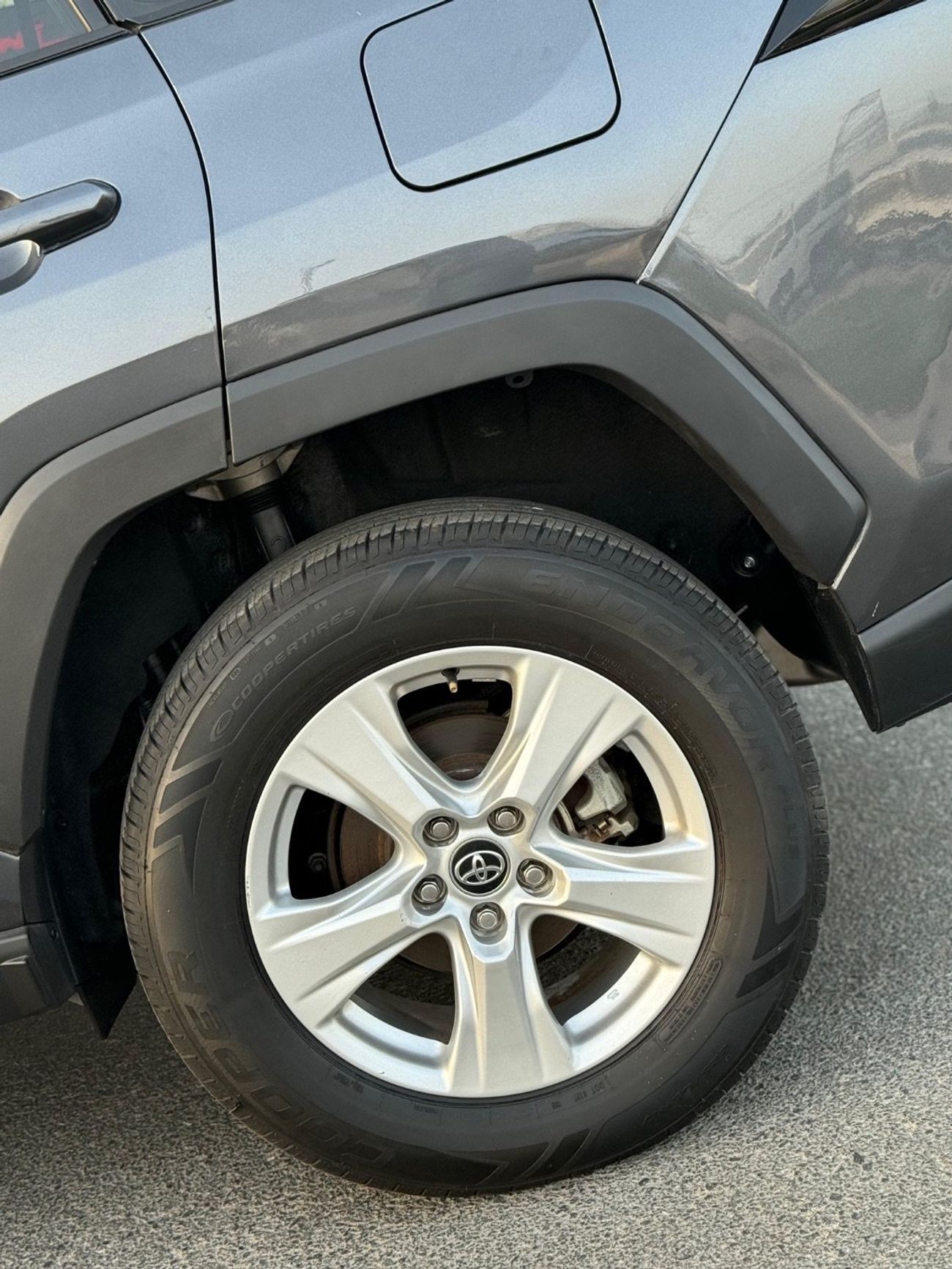 Toyota RAV4 Hybrid XLE 2.5L