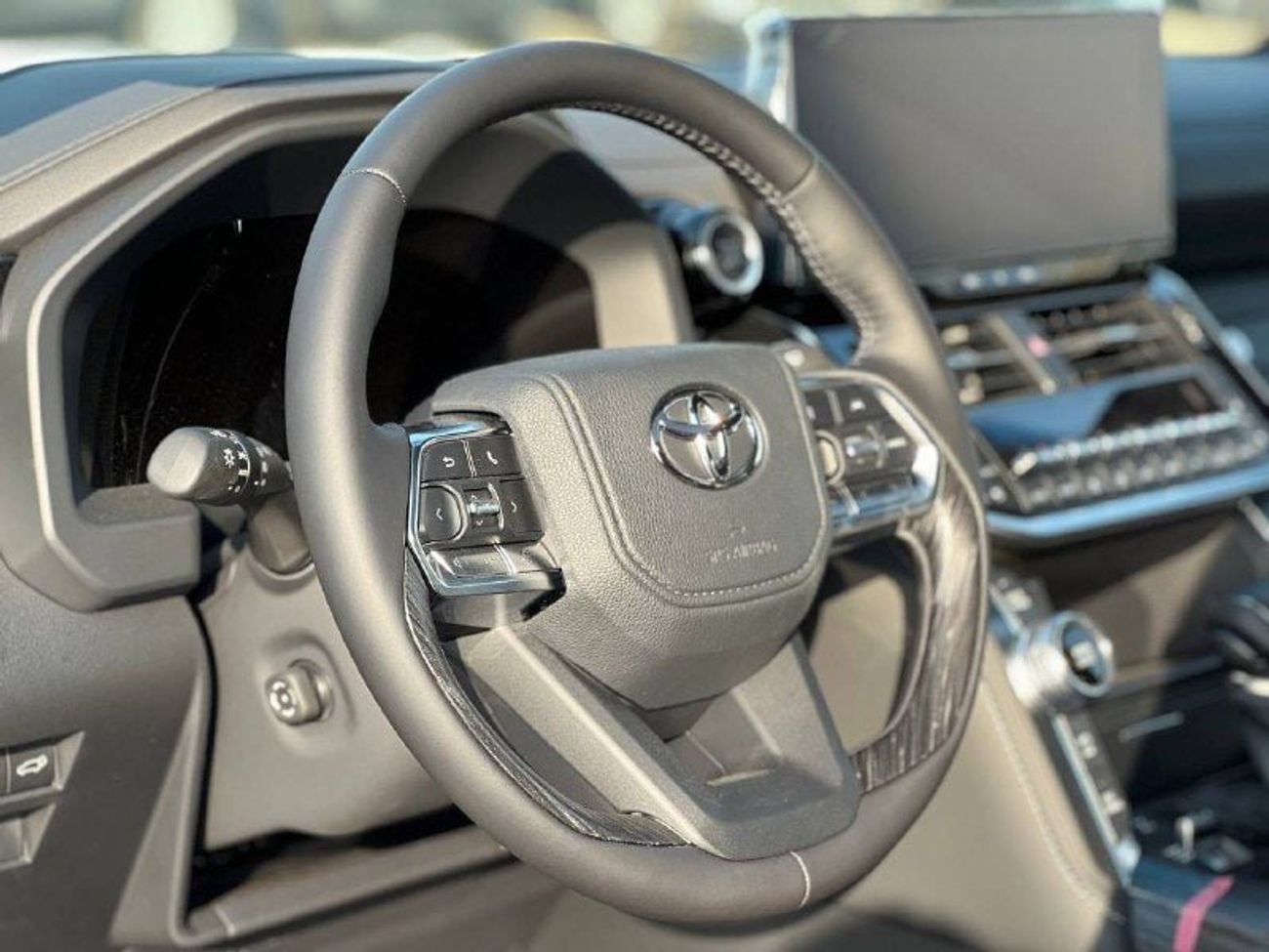 Toyota Land Cruiser VXR 3.5L PTR A/T // 2026 // FULL OPTION WITH KIT , RADAR & 360 CAMERA , HEAD UP DISPLAY // SPECIAL O