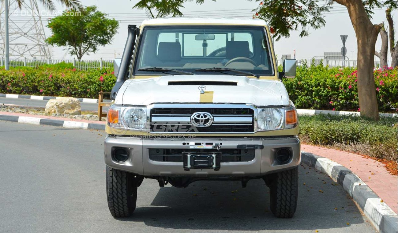 Toyota Land Cruiser Pick Up SC 79 4.5 DSL V8 WITH WINCH AND DIFF FULL OPTION