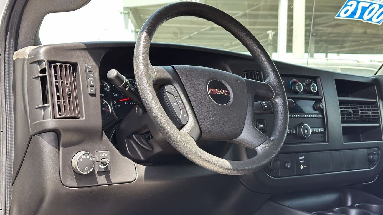 GMC Savana 3500 EXT Passenger 15 Seater GCC 6.6L V8