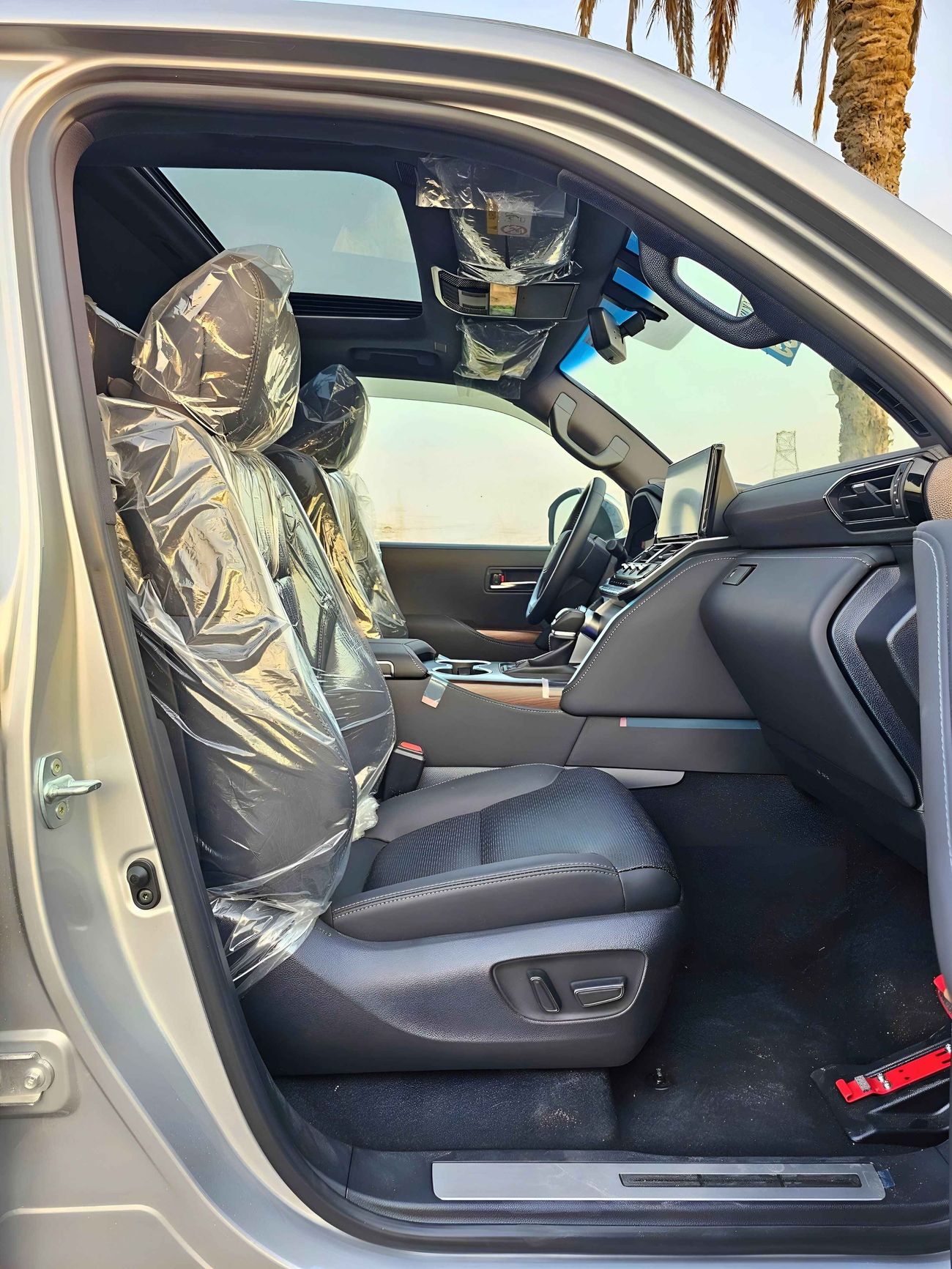 Toyota Land Cruiser LC300 / VXR / 3.3L Diesel / HIGH OPTION (CODE # 68006)