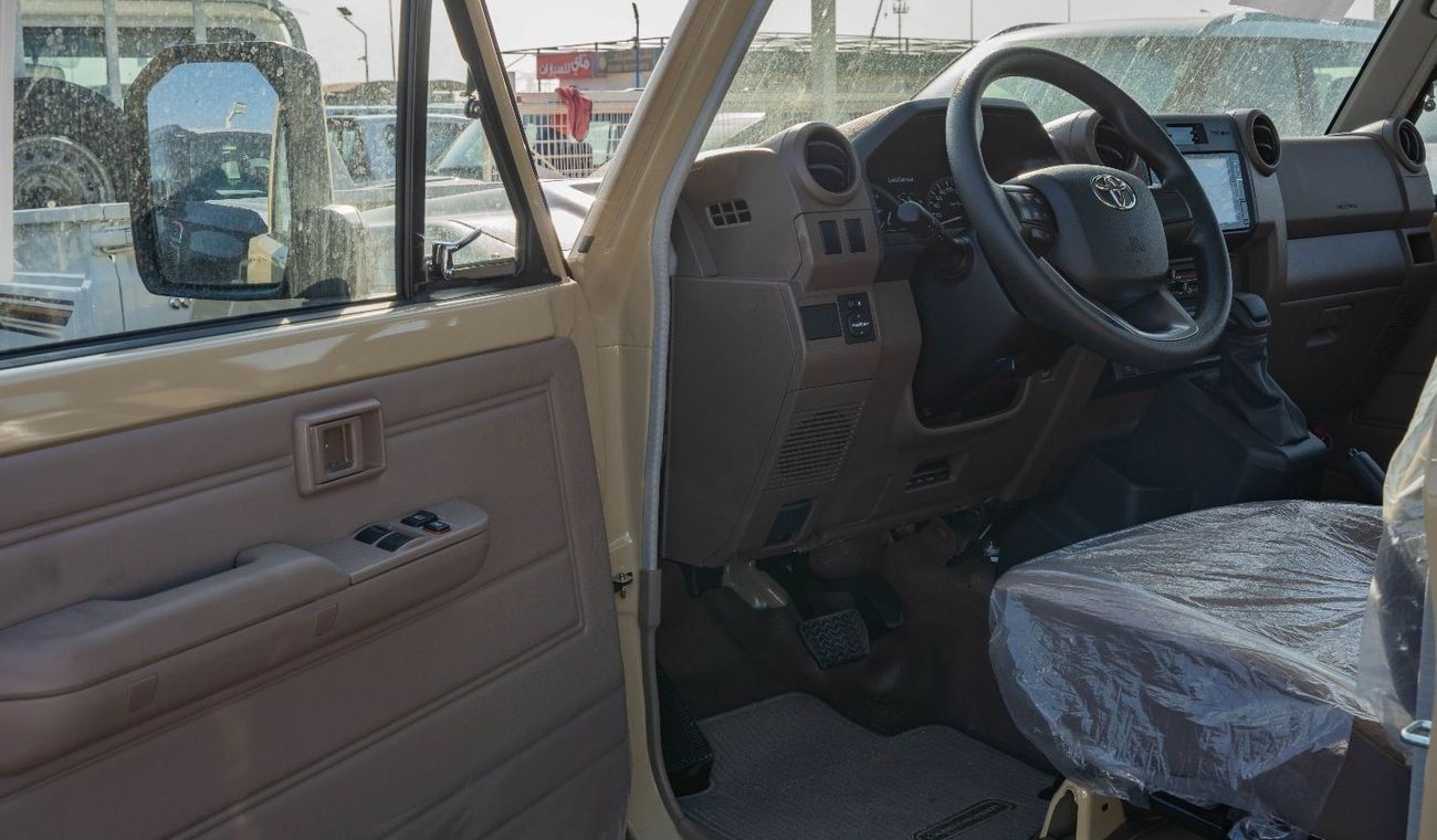 تويوتا لاند كروزر بيك آب 2025 Toyota Land Cruiser LC 79 SC 4.0L AT Petrol Basic with Fridge (Beige)