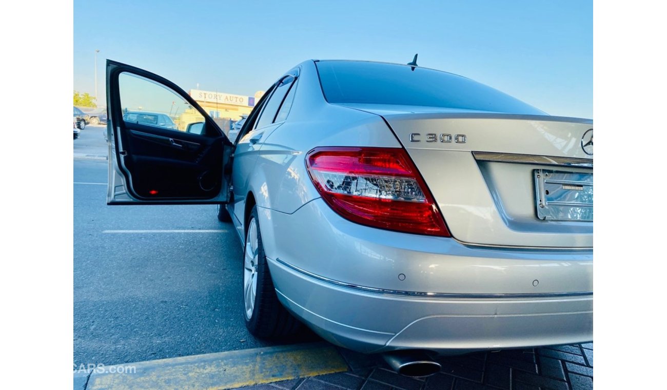 Mercedes-Benz C 300 Very Clean