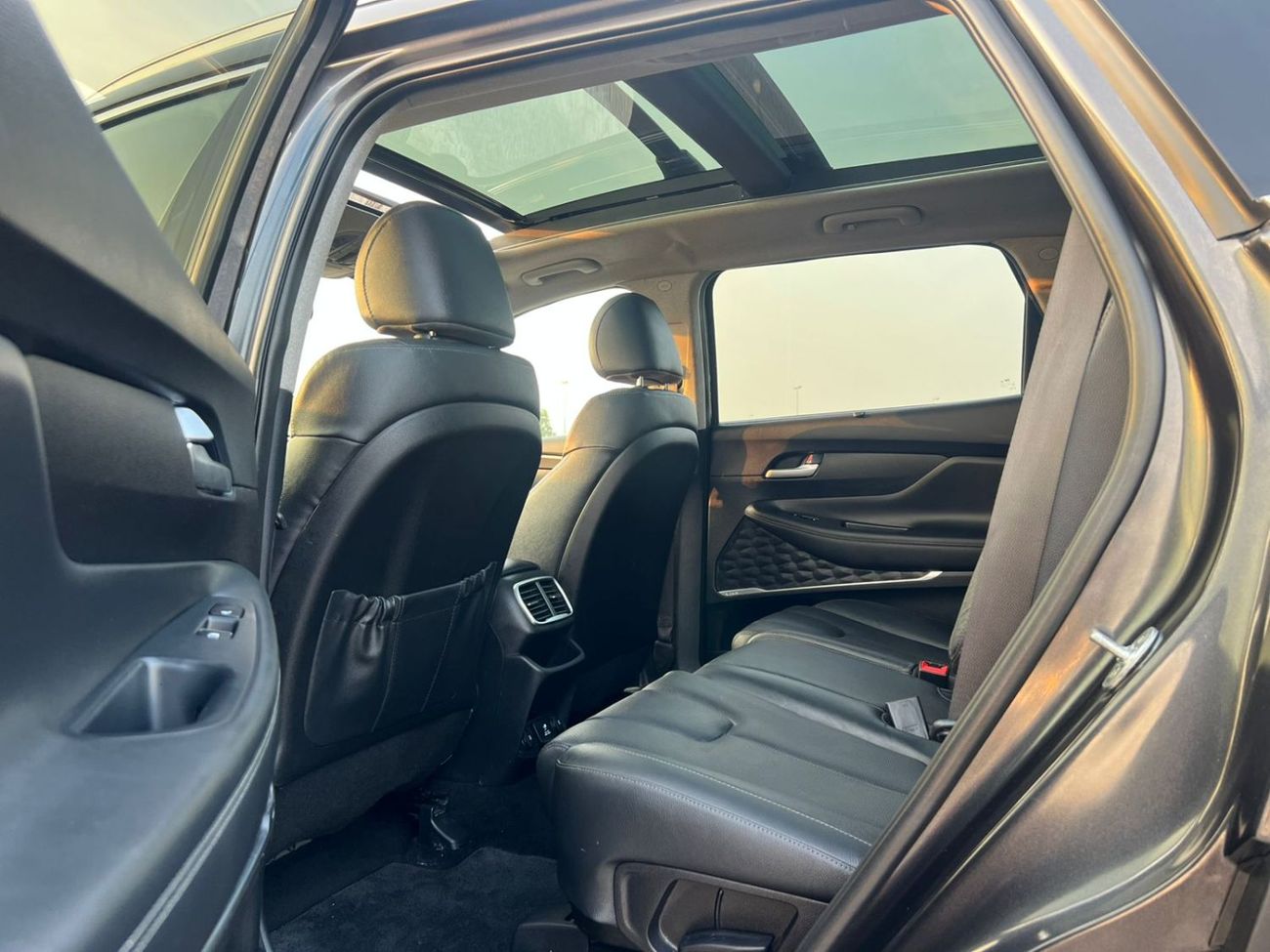 Hyundai Santa Fe 2020 Hyundai Santafe Limited  Panoramic View  - 360* 5 CAM- 2.4L V4 - AWD 4x4 -With Radar & Sensor -