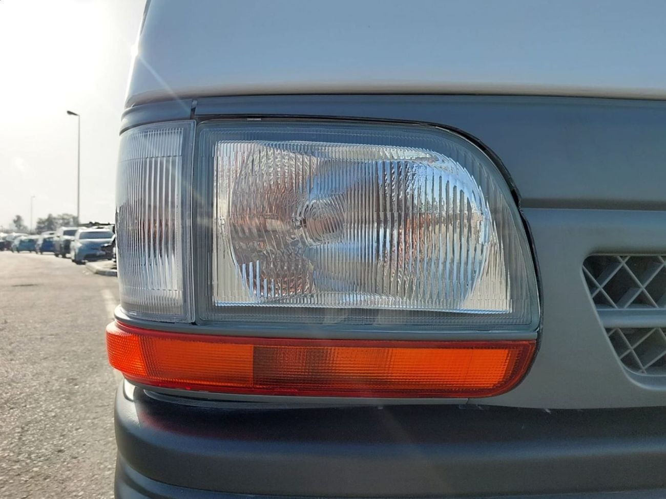 تويوتا هاياس TOYOTA HIACE COMMUTER VAN RHD 2003 MODEL 3.0 L DIESEL MANUAL(PM15151)