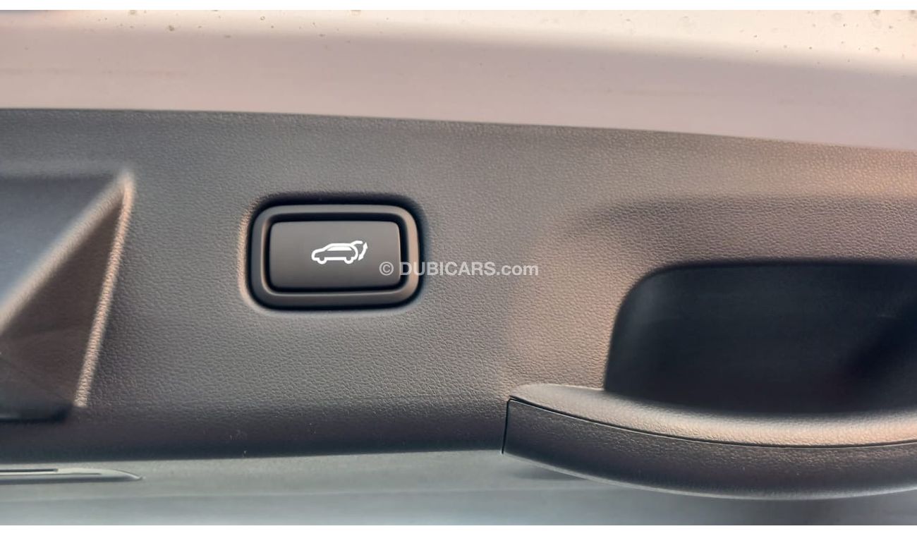 Hyundai Tucson 2023 AWD 2.0L Diesel White color A/T