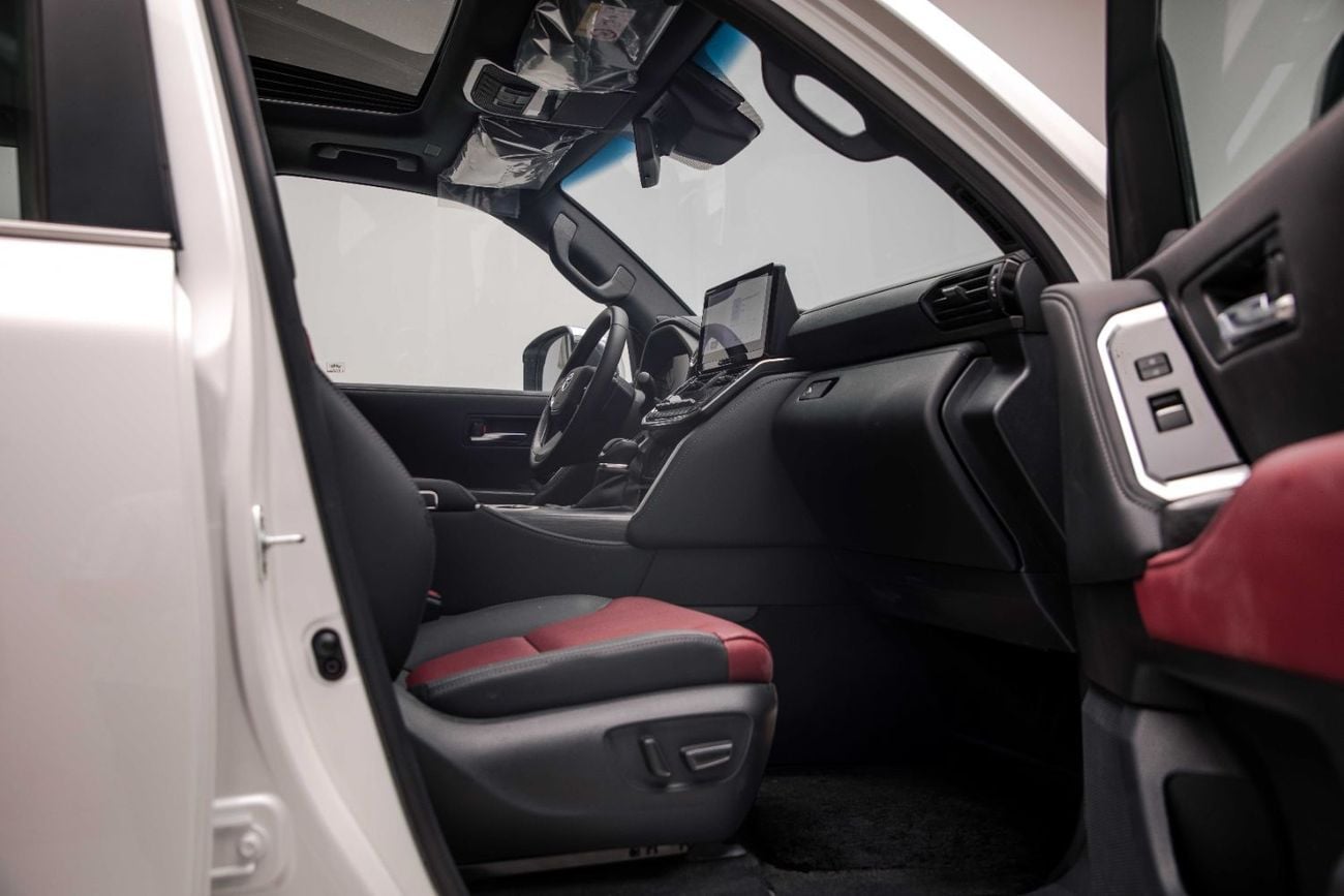 Toyota Land Cruiser VXR S 3.5L - WHITE INSIDE RED | EXPORT ONLY