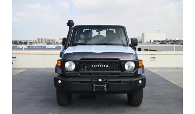 تويوتا لاند كروزر بيك آب Double Cab V8 4.5L 4WD Manual Transmission