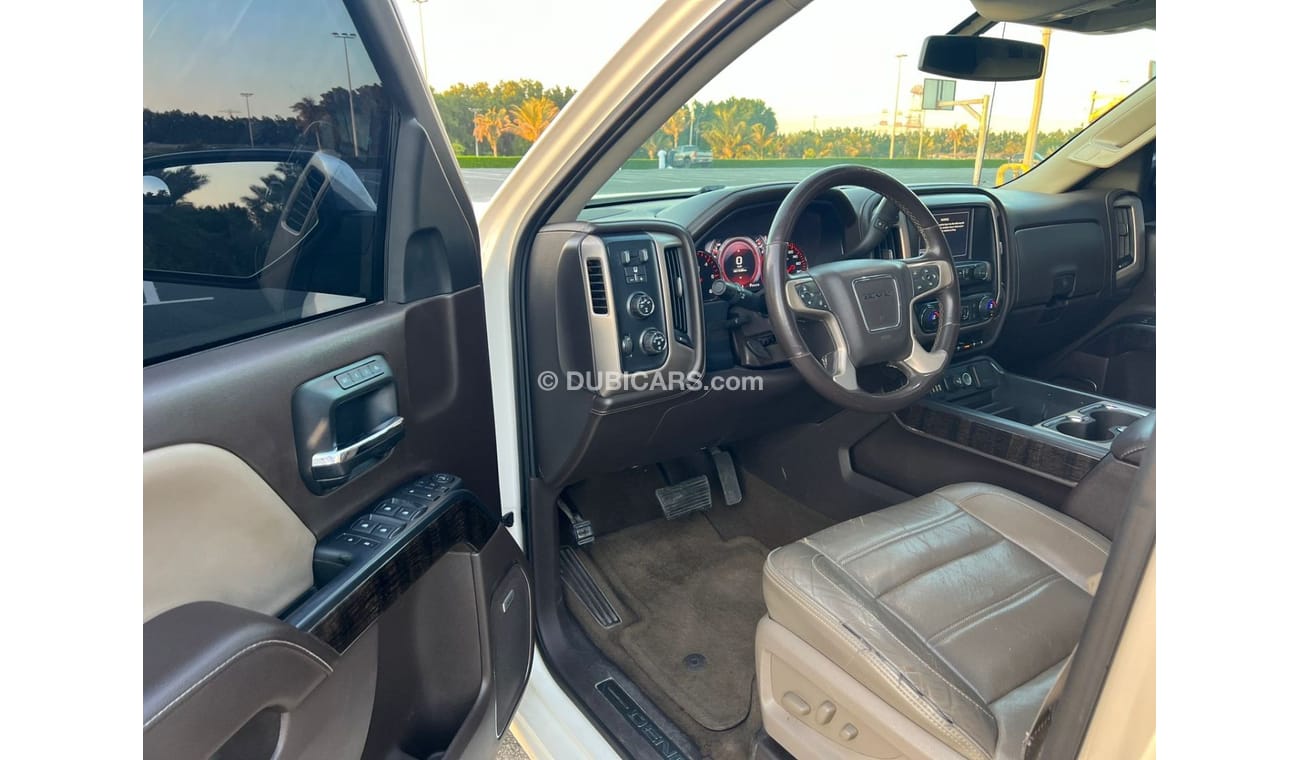 GMC Sierra 1500 Denali Sierra Denali 2015 GCC V8 Perfect condition