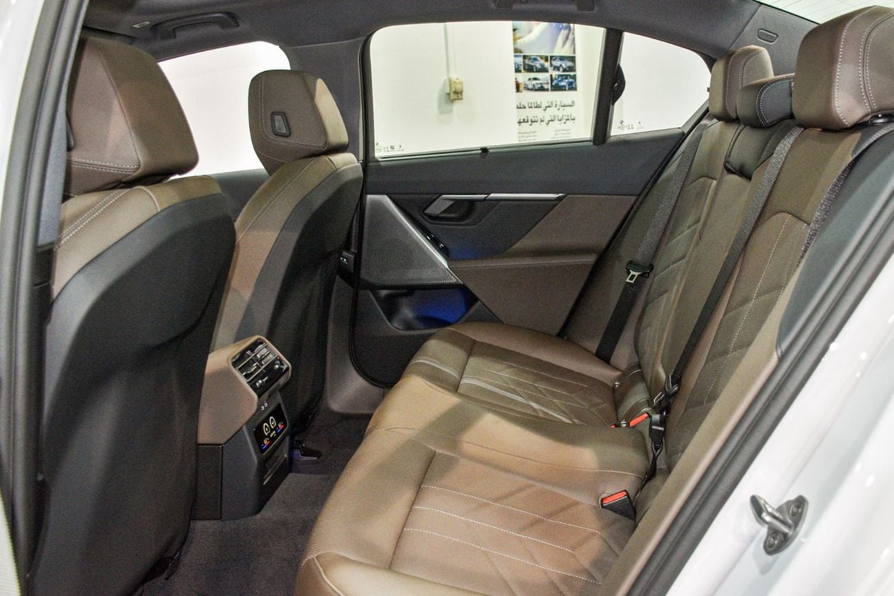 BMW 530i 530i Sedan Pure
