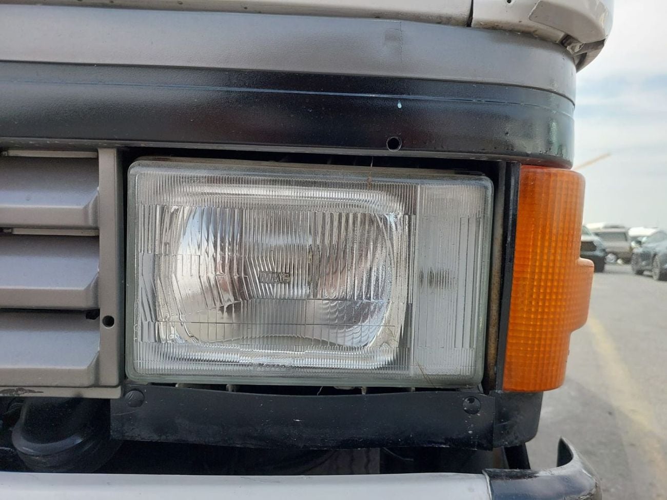 ميتسوبيشي فوسو كانتير (RAMADAN OFFER) MITSUBISHI CANTER TRUCK RHD 1988 MODEL 3.6 L DIESEL MANUAL(PM23190)
