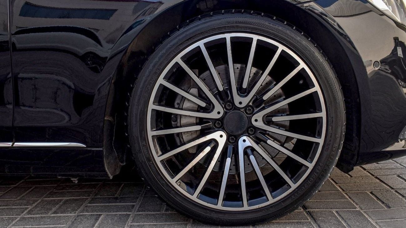 Mercedes Benz S560 Std 4.0L (463 HP)