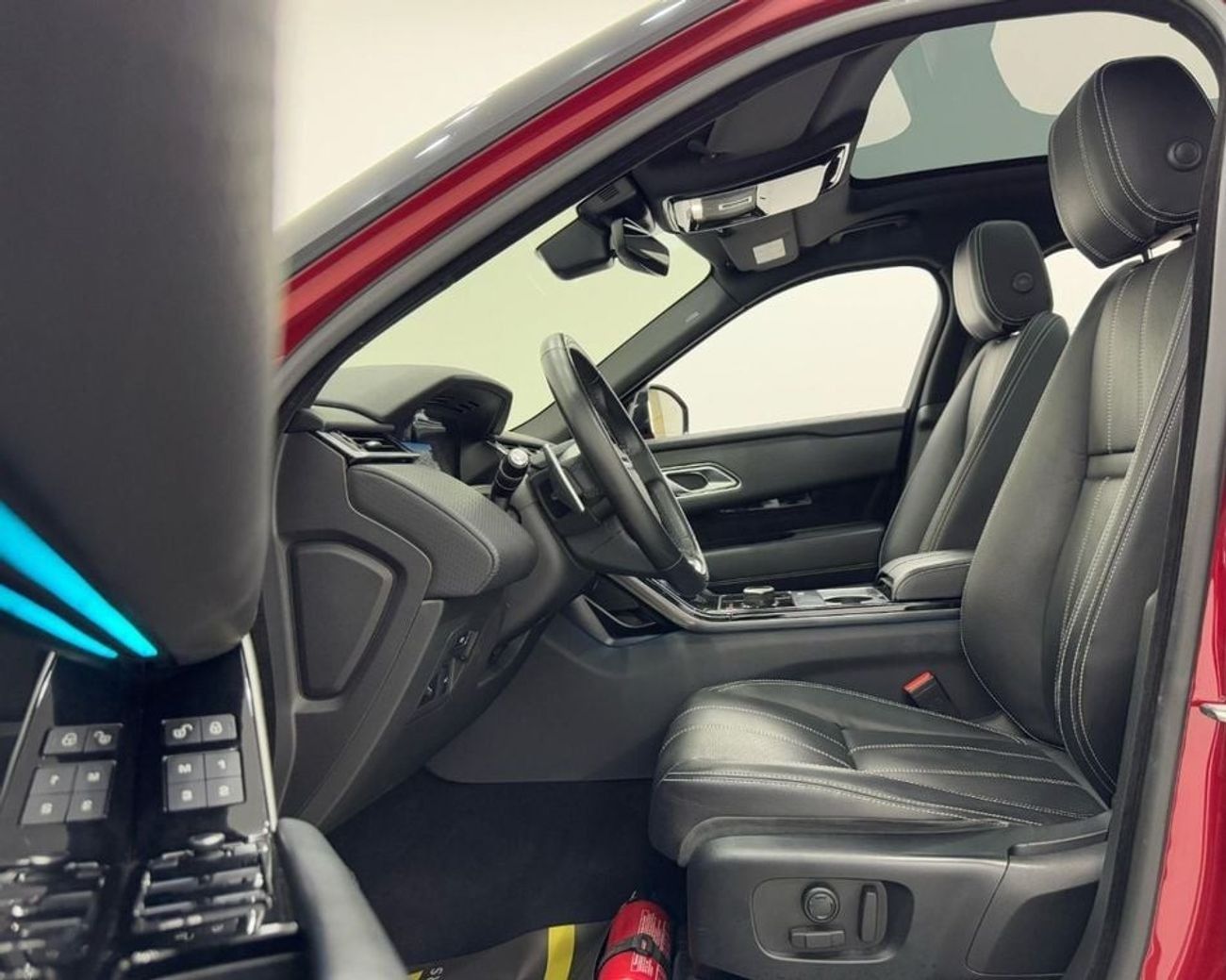 لاند روفر رينج روفر فيلار P250 R-Dynamic SE 2.0L 2020 Range Rover Velar P200 SE R-Dynamic, Sep 2025 Range Rover Warranty, Exce