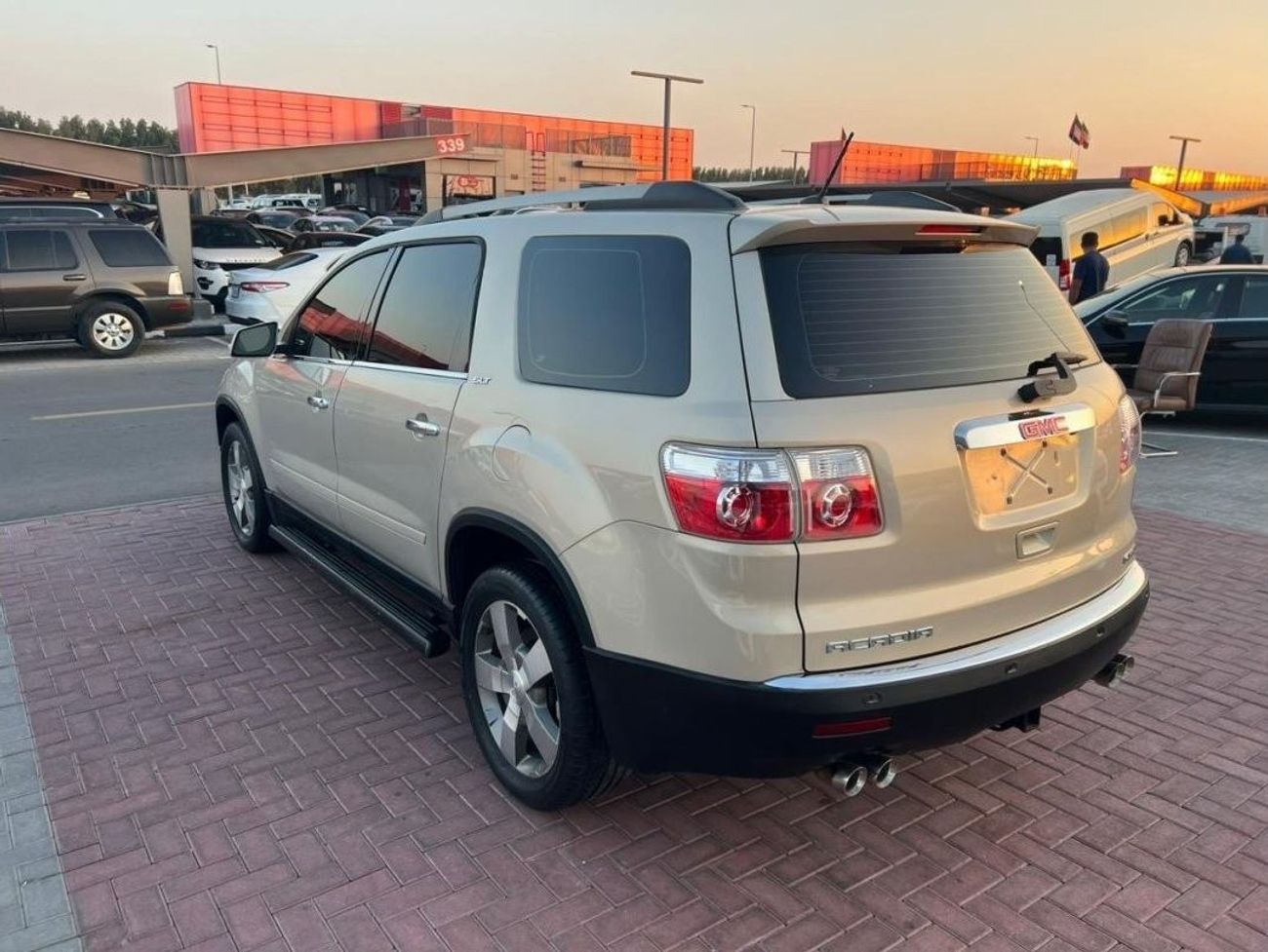 GMC Acadia Full option ‏خليجي