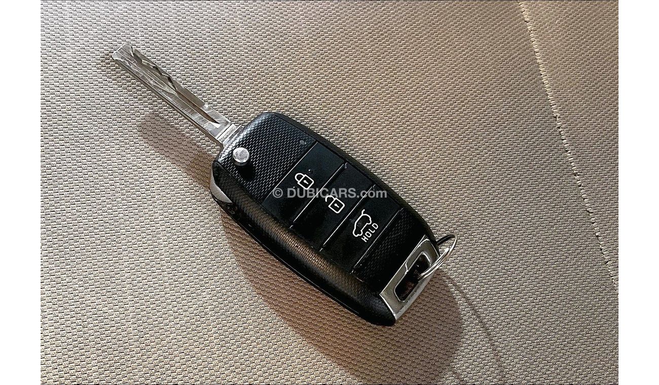 كيا كارنيفال LX