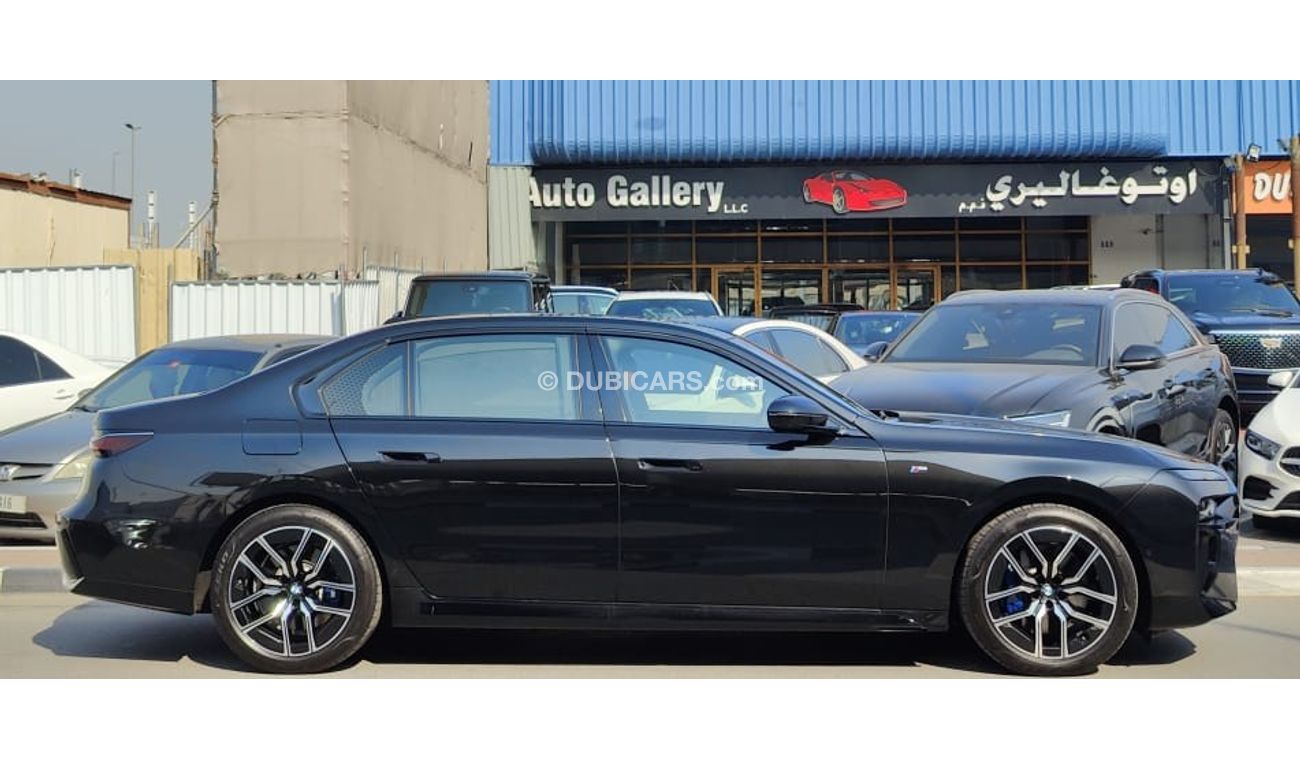 BMW 735 i M Sport 5 years Warranty & Service 2023 GCC