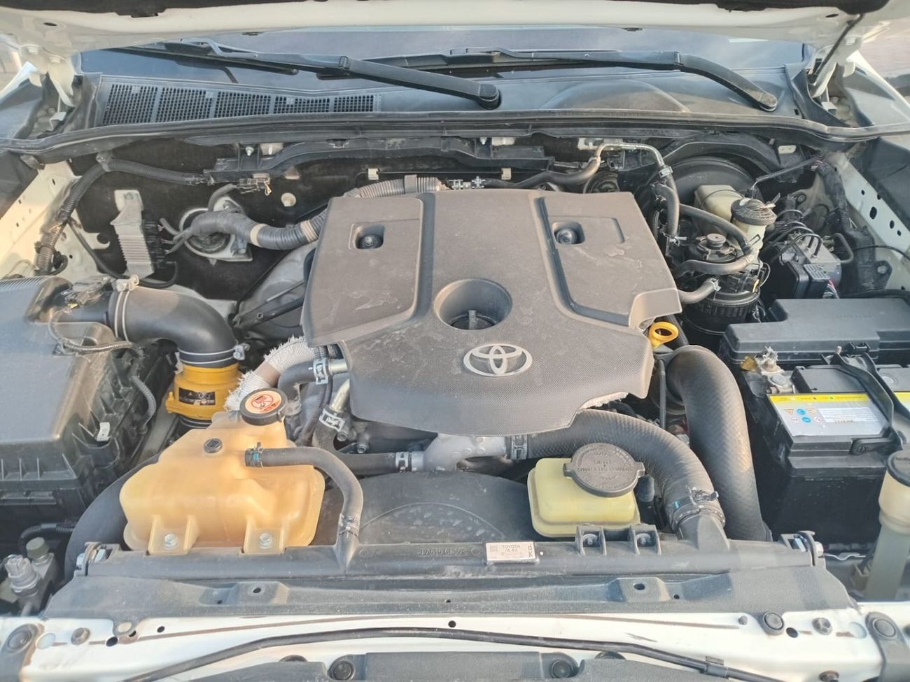 Toyota Hilux DC 2.4L 4WD DIESEL MANUAL TRANSMISSION