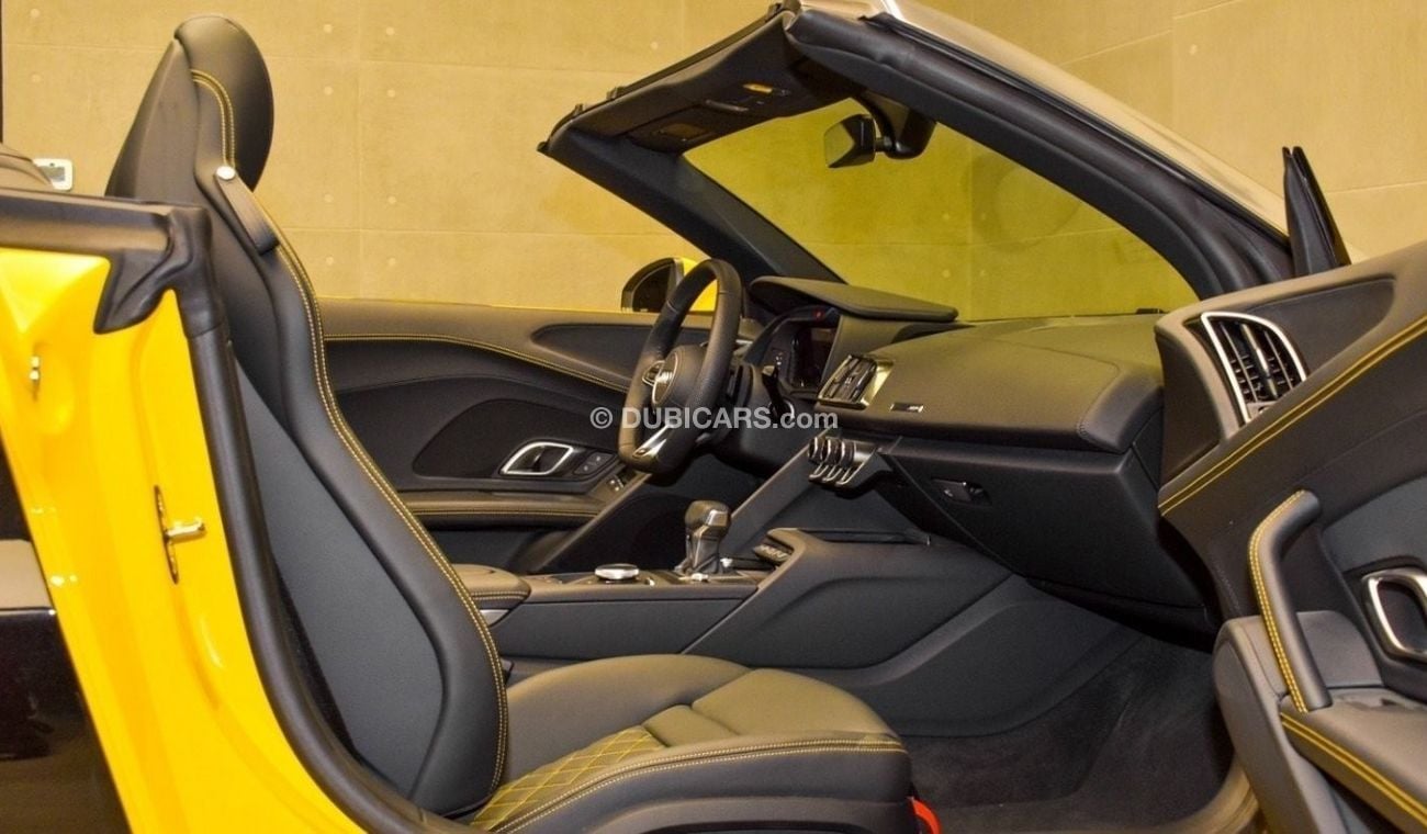 Audi R8 Audi R8 V10 GCC. Spyder