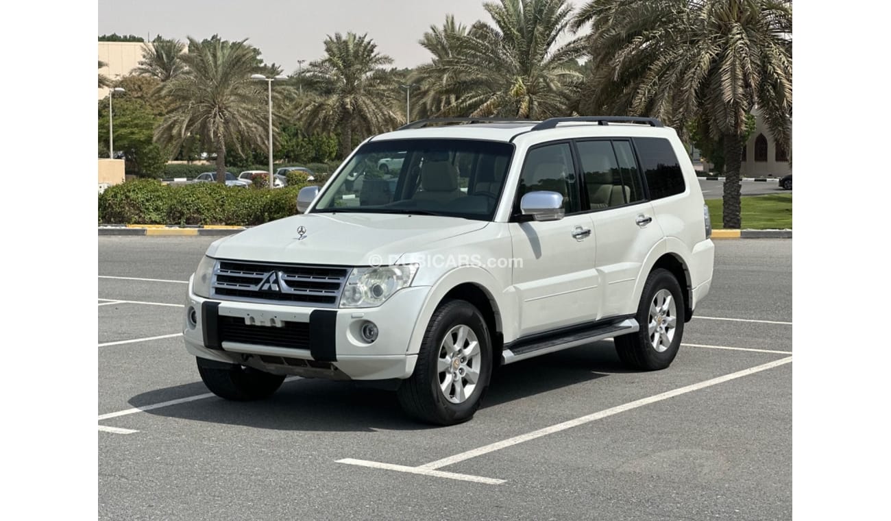 Mitsubishi Pajero موديل 2010 خليجي حاله ممتازه جدا من الداخل والخارج
