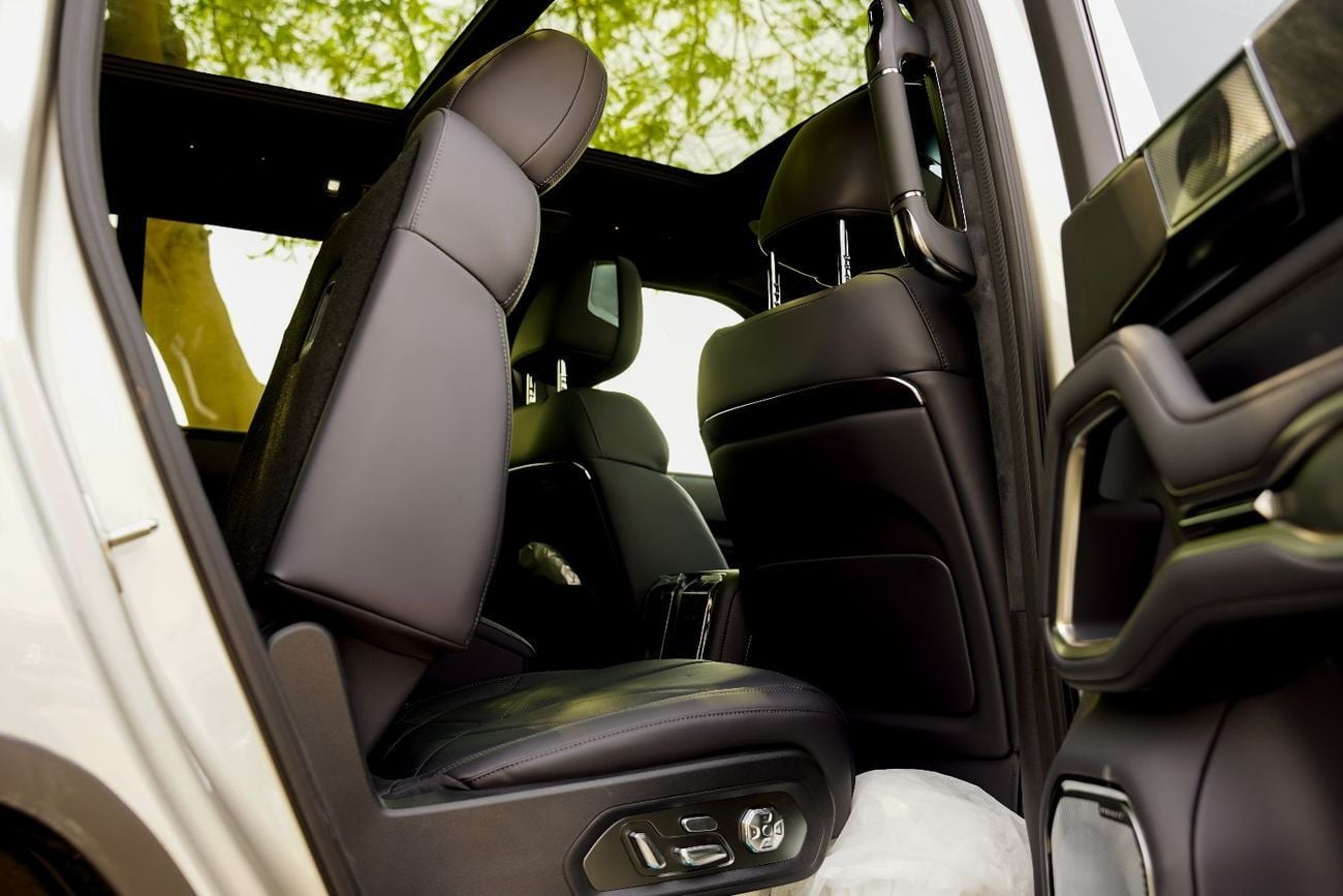 BYD Leopard 8 FLAGSHIP (NGCC) (6 Seats)