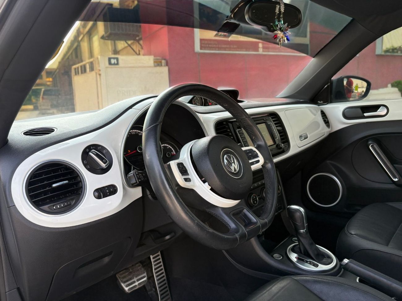 Volkswagen Beetle S 2.0L VOLKSWAGEN BEETLE 2.0 TSI A/T | 2015 | GCC SPECS