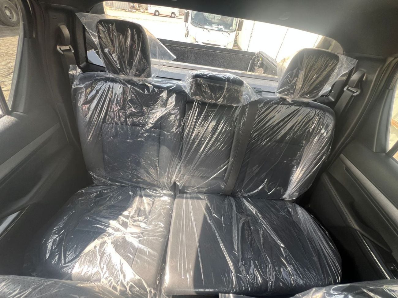 تويوتا هيلوكس RIGHT HAND DRIVE ONLY FOR EXPORT 2.8L AT PUSH START