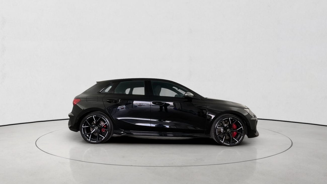 أودي RS3 TFSI quattro | شامل الضمان | 0 ﺪﻔﻋﺓ ﺃﻮﻟﻯ