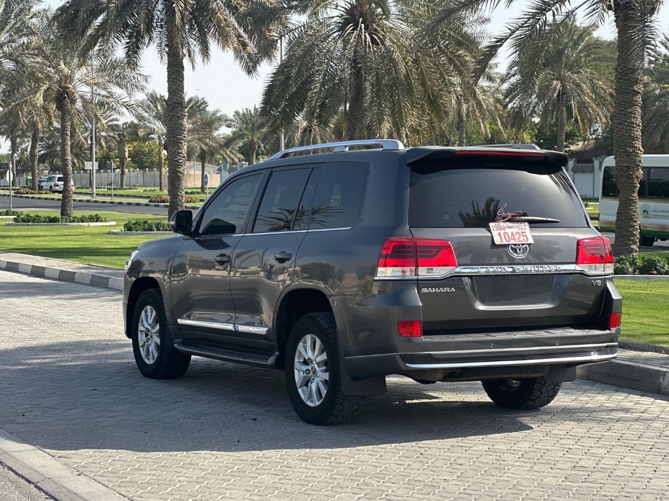 Toyota Land Cruiser Sahara export from Australia