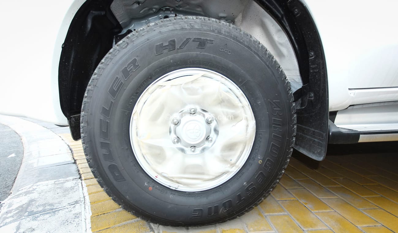 تويوتا هيلوكس 2.7 VVTI