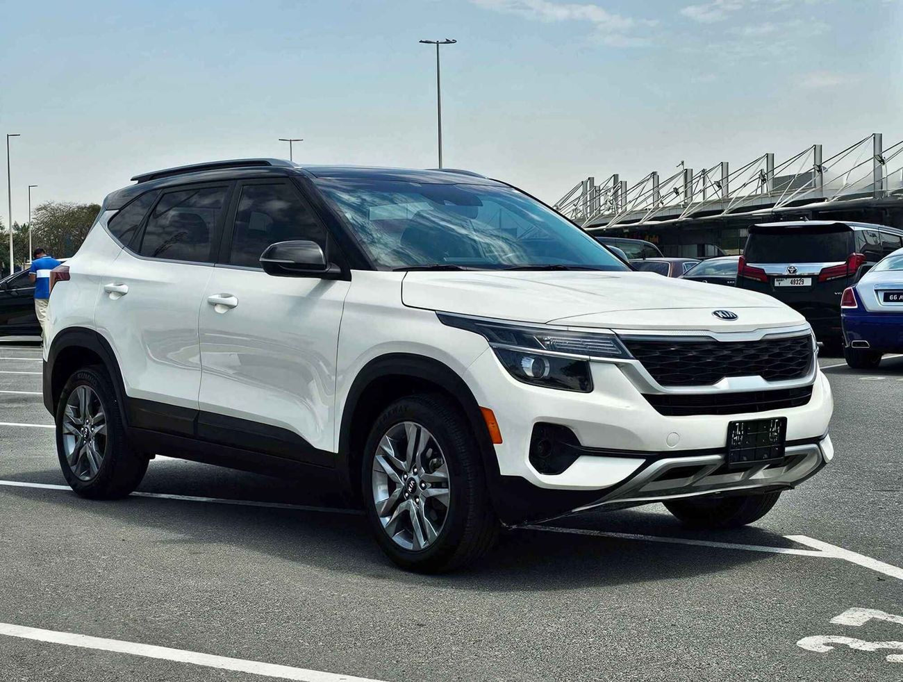 Kia Seltos S/ DUAL TONE/ DVD/  BUTTON START/ LANE ASSIST/ 682 MONTHLY / LOT#75301