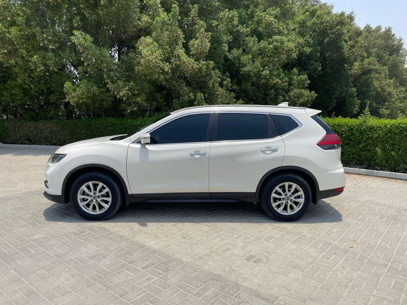 Nissan XTrail SV NISSAN X-TRAIL   MODEL 2019  V4    L2,5   Excellent Condition (GCC  _ SPEC) - VERY GOOD CONDITION
