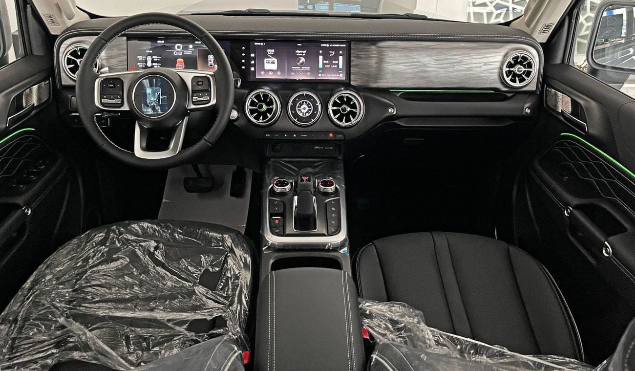 Tank 300 Challenger 2.0T 2L-4CYL 252 horsepower L4 9-speed manual transmission