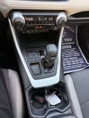 تويوتا راف ٤ XLE 2.5 L | sunroof, push start low mileage full option