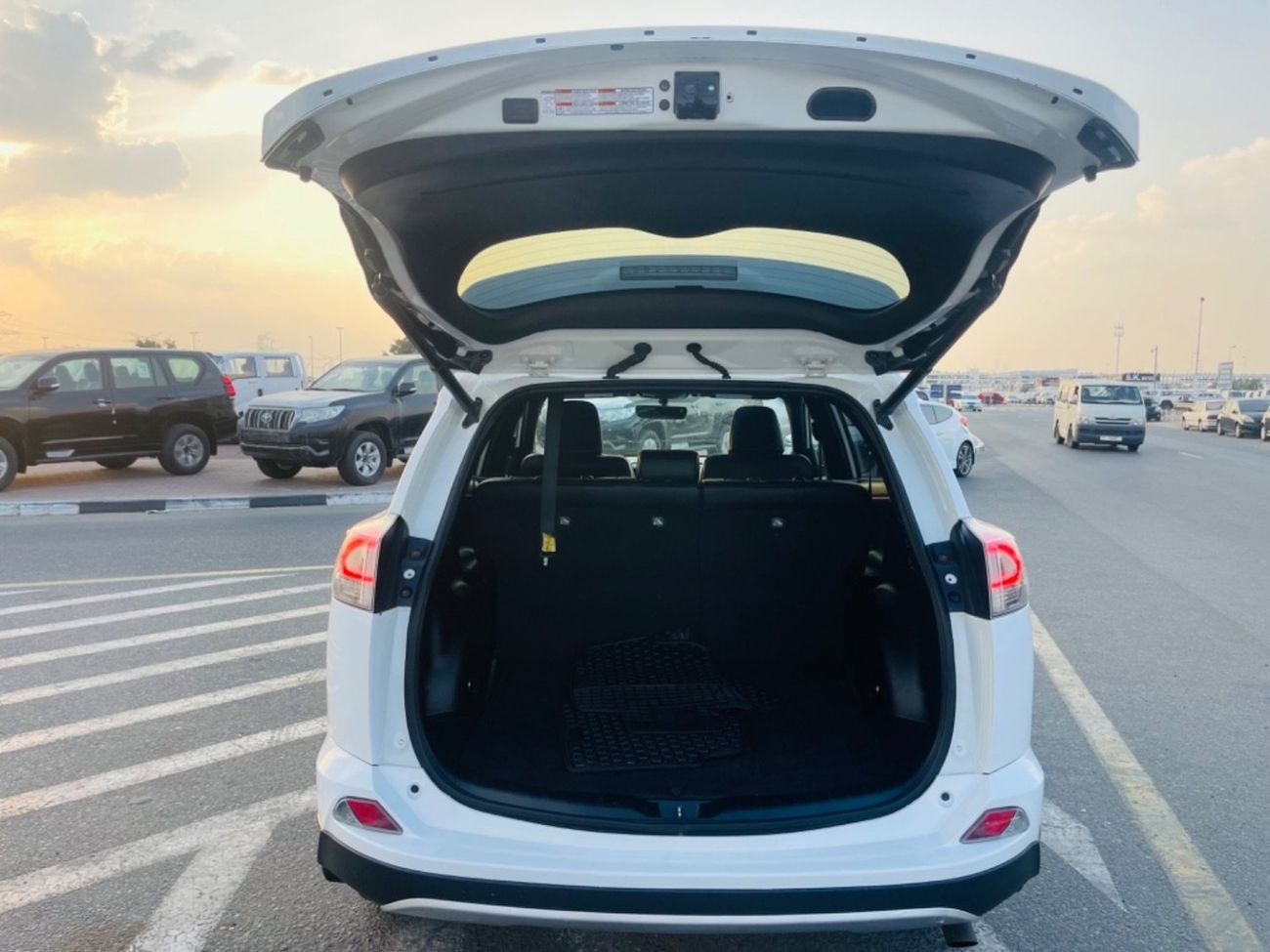 Toyota RAV4 Limited 2.5L SE  2.5L