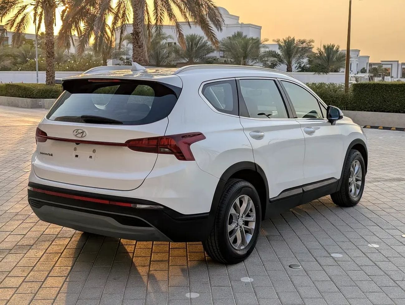 هيونداي سانتا في GCC Specs - Pristine Condition Inside Out With Low KM Also Avaliable With Bank