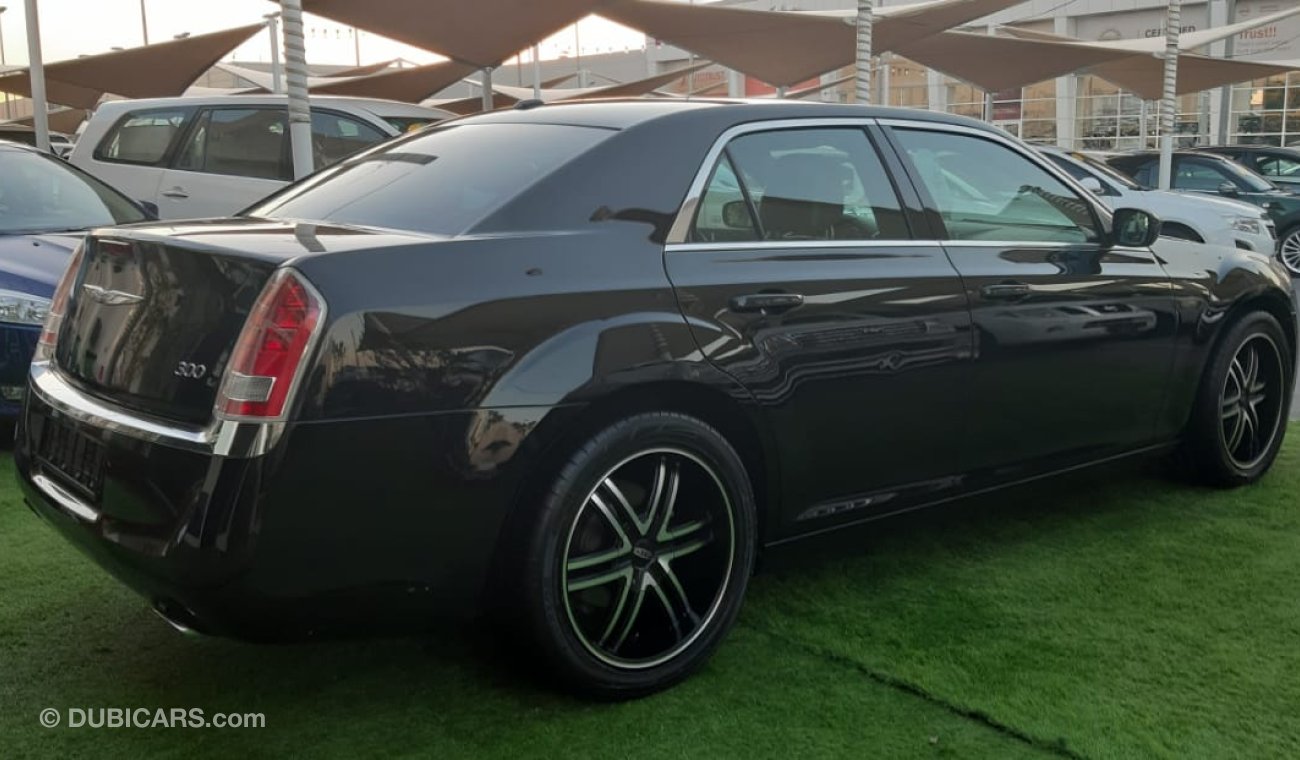 Chrysler 300 Import - No. 2 - Cruise Control - Alloy Wheels - Leather - Without accidents - Excellent condition,