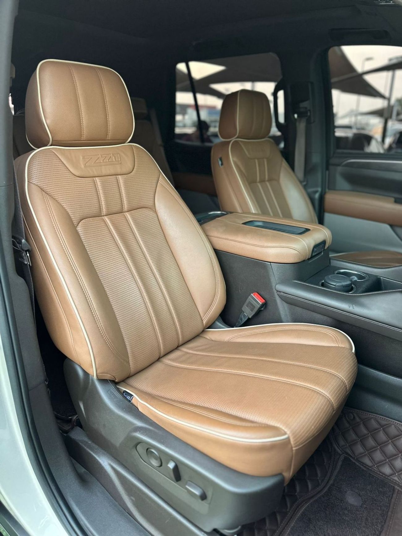 شيفروليه تاهو شيفورليه تاهو Z71 خليجي اديشن وان فل ابشن تشيكات الوكاله تحت الضمان بحاله ممتازه