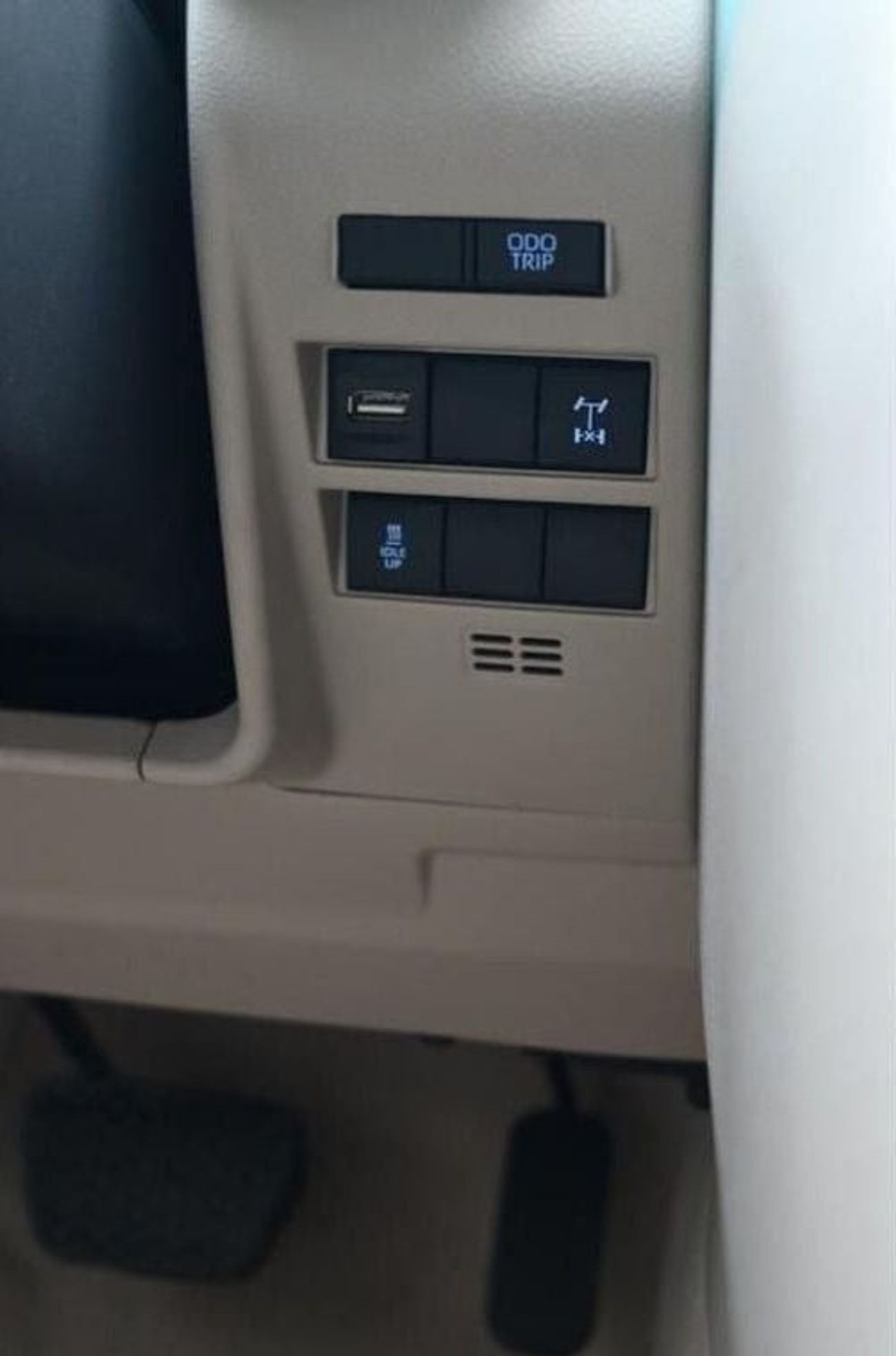 Toyota Land Cruiser GXR 3.3L DIESEL 7 SEATER AUTOMATIC BLACK EDITION