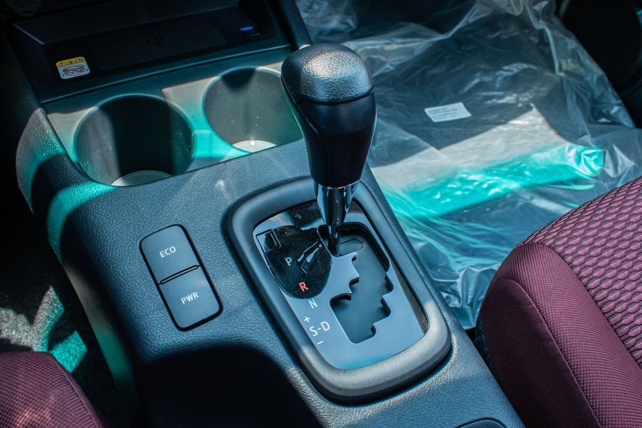 Toyota Hilux TOYOTA HILUX PETROL AUTO RWD TRANSMISSION 2024