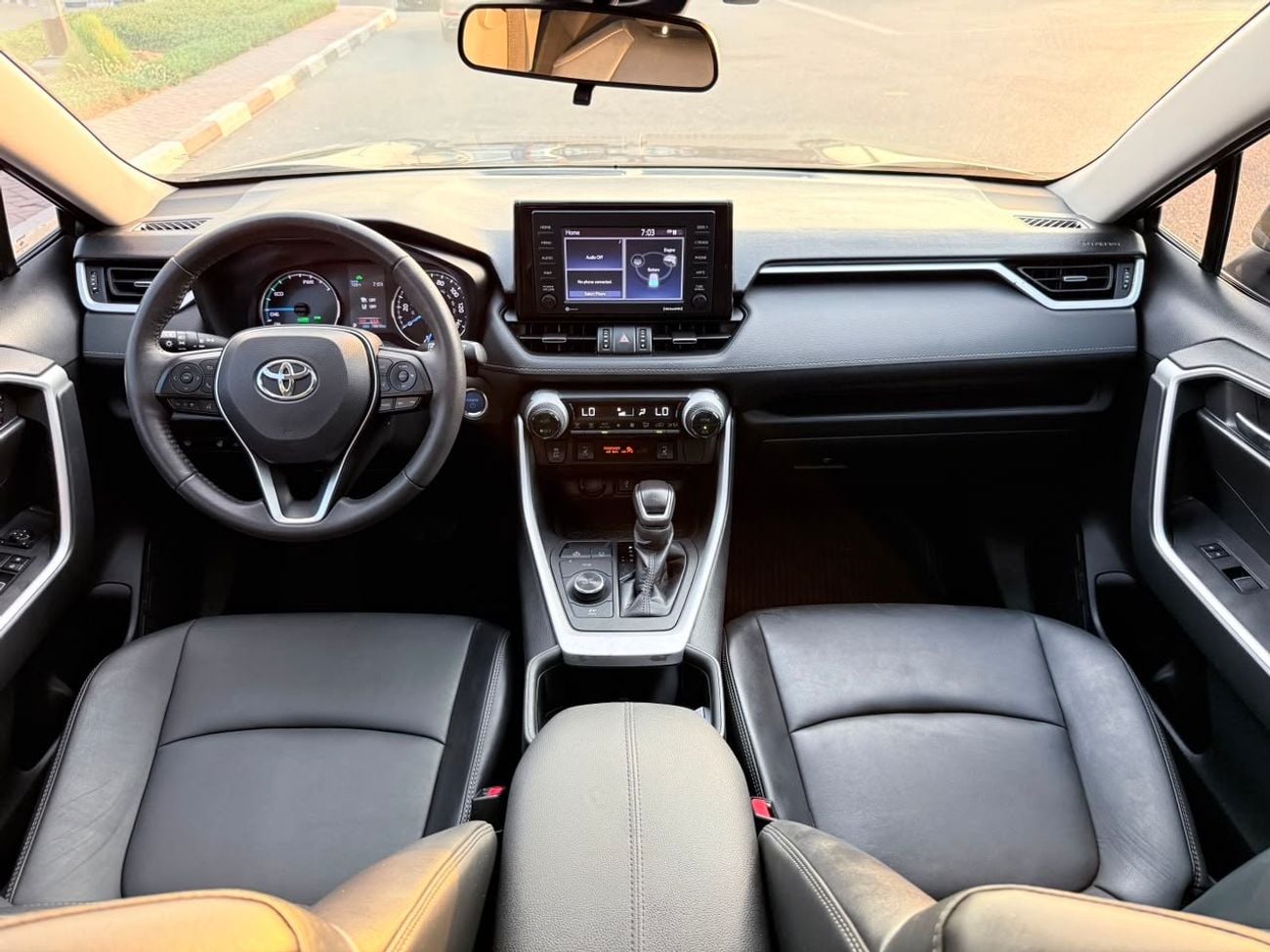 Toyota RAV4 XLE HEV Hybrid premium