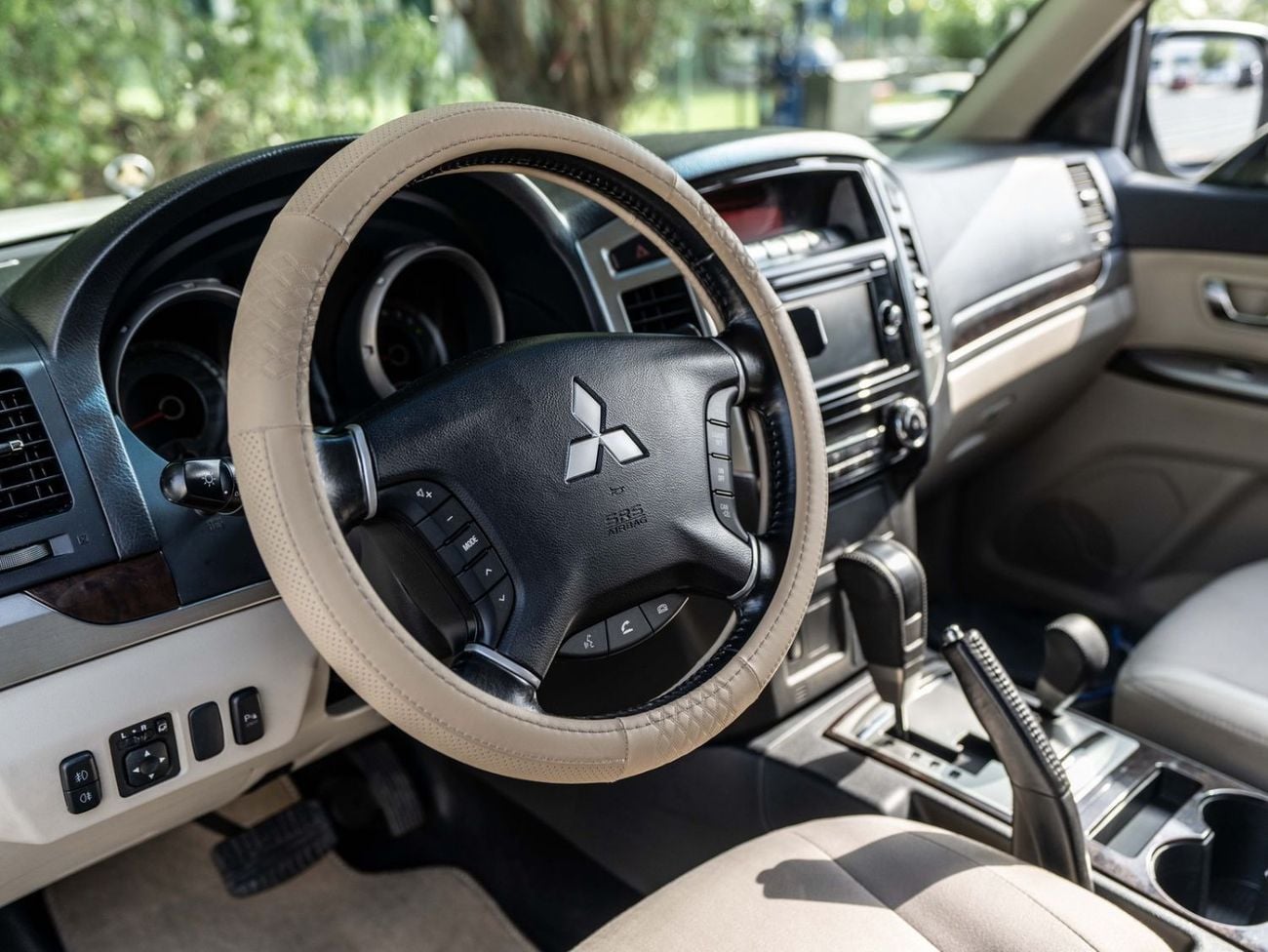 Mitsubishi Pajero GLS H/L GOLD